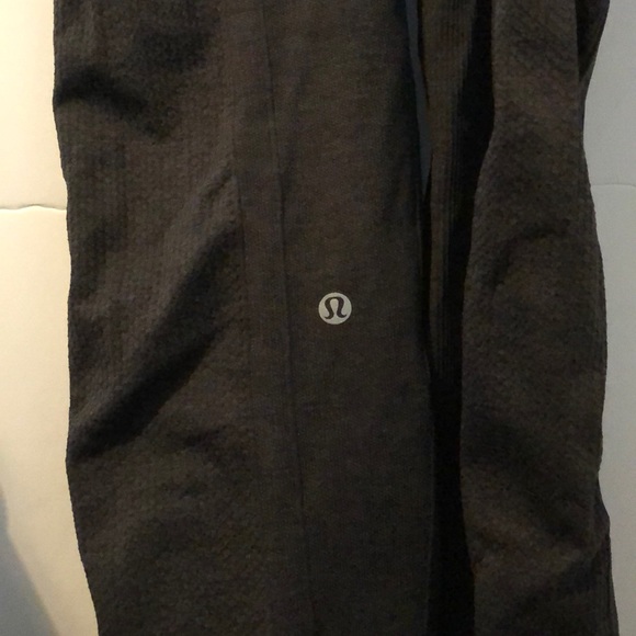 Grey lululemon size 4 leggings - Picture 2 of 5